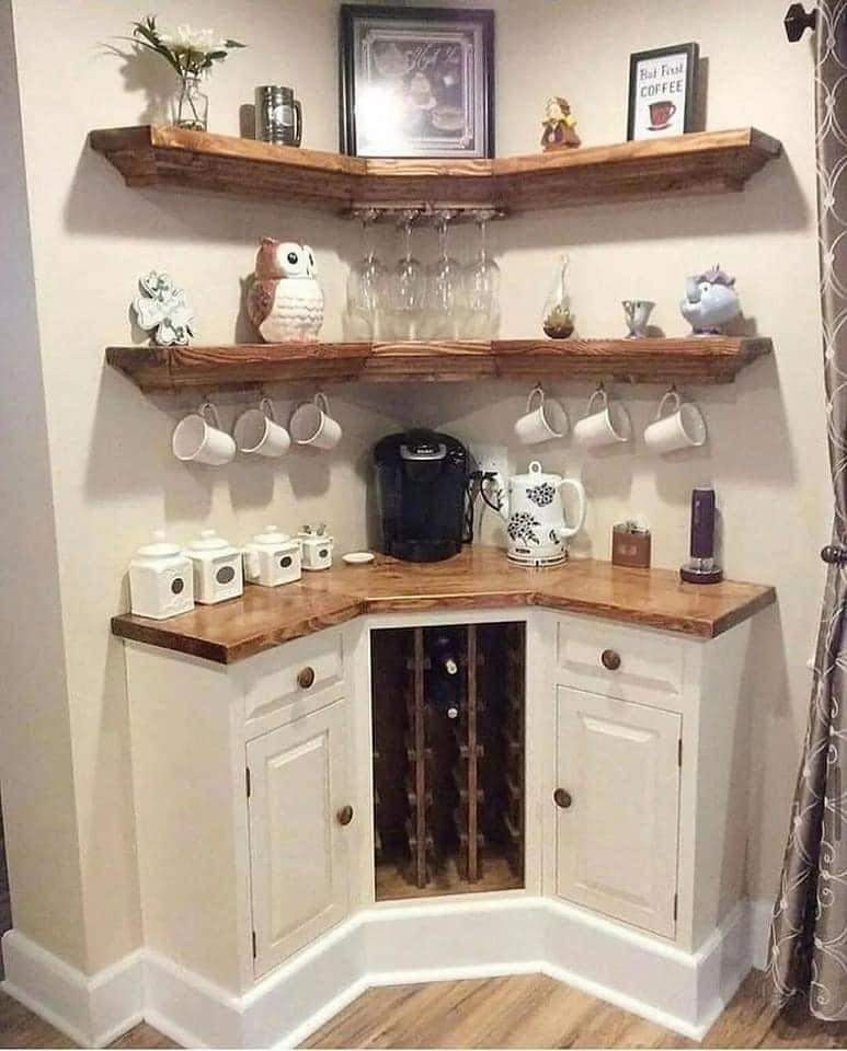 Coin café avec étagères décoratives